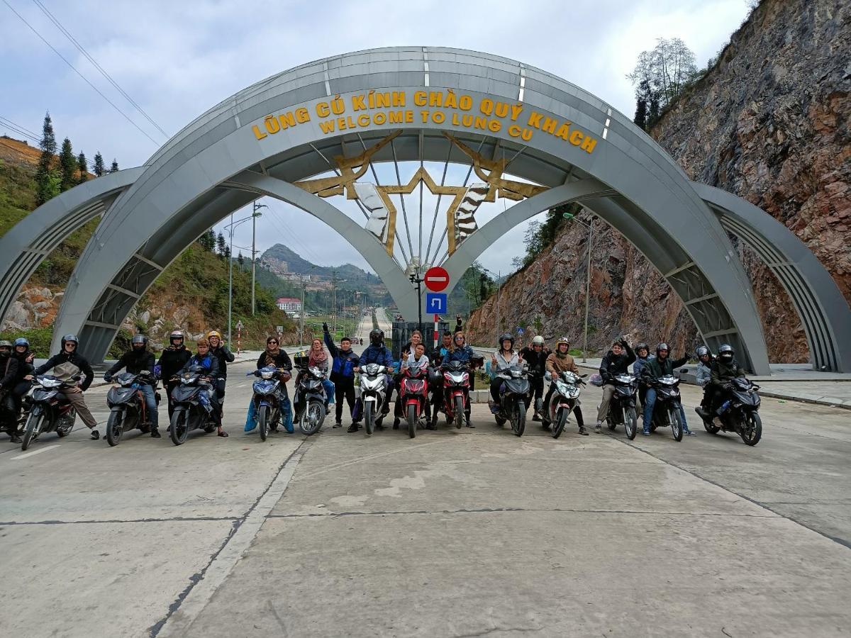 Ha Giang Safari Hostel & Motorbikes Exterior photo